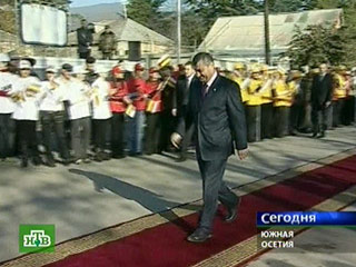 Президент Южной Осетии Эдуард Кокойты, переизбранный на выборах 12 ноября на второй срок, вступил в должность
