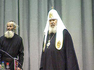 http://dev.newsru.com/religy/29nov2006/ostrov.html  Алексий II вручит патриаршие награды авторам фильма "Остров"