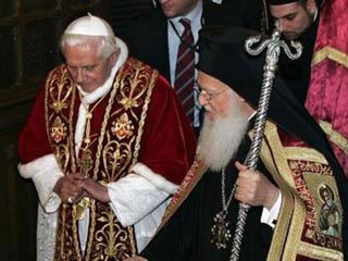 Бенедикт XVI подтвердил желание развивать и укреплять сотрудничество с Православной церковью