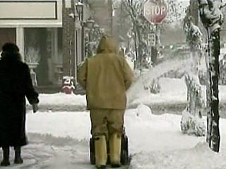 В США свыше 500 тыс. человек остаются без электричества из-за сильного снегопада. Обрушившиеся на американские штаты Миссури, Иллинойс, Висконсин, Мичиган снегопады нарушили дорожное сообщение, были отложены сотни авиарейсов