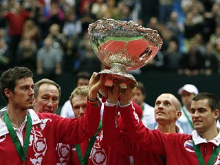Россия впервые завершает сезон на первом месте в рейтинге теннисных сборных