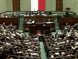 Сейм (парламент) Польши выразил солидарность с Украиной и принял в среду постановление, которым почтил память жертв голодомора на Украине