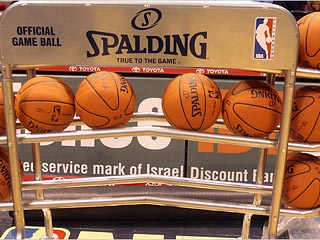 Баскетболисты НБА недовольны новым мячом