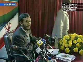 Президент Ирана Махмуд Ахмади Нежад выступил с речью в Тегеранском университете, но его речь была прервана студентами