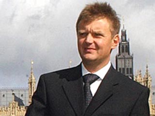 В рамках своего последнего расследования, которое Александр Литвиненко вел до своей гибели, он утверждал, что раскрыл заговор ФСБ, имевший целью реквизировать миллионы фунтов у состоятельных россиян, которые уехали в Лондон
