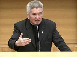 Премьер-министр Киргизии Феликс Кулов объявил об отставке своего правительства