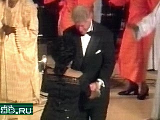 Нигерийцы в честь визита Билла Клинтона устроили вечер танцев