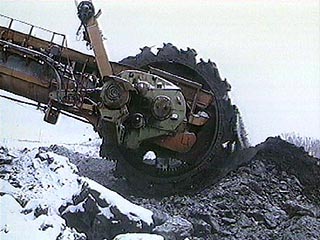 На шахте близ Воркуты произошел обвал породы - под завалом остались люди