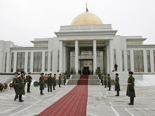 Туркмения прощается с Сапармуратом Ниязовым