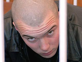 В ходе возобновившегося в Верховном суде Республики Алтай слушания дела об убийстве семьи омского журналиста Александра Петрова гособвинитель потребовал приговорить 16-летнего Руслана Кулиша, обвиняемого в убийстве, к 10 годам лишения свободы