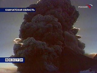 На Камчатке произошло извержение вулкана Безымянный, в результате поселок Ключи засыпало пеплом