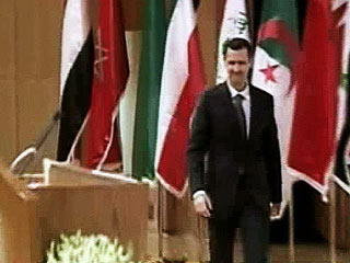 Недавние визиты сирийского президента Башара Асада в лояльные США Йемен и Объединенные Арабские Эмираты породили предположения среди аналитиков о том, что Сирия готовится покинуть орбиту влияния Ирана