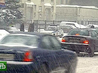 Погода в новогоднюю ночь в Центральном федеральном округе будет "вполне зимней", сообщил директор Гидрометцентра РФ Роман Вильфанд