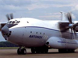 Грузовой самолет Ан-22, в состав экипажа которого входят 17 человек, должен был доставить в Баку американское нефтяное оборудование