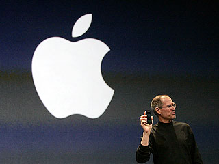 Во вторник 9 января компания Apple официально представила первый мобильный телефон собственного производства - iPhone
