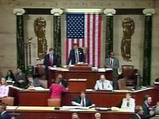 Законопроект, направленный на укрепление безопасности в США и осуществление рекомендаций комиссии, которая расследовала теракты в Нью-Йорке и Вашингтоне 11 сентября 2001 года, одобрила Палата представителей Конгресса США