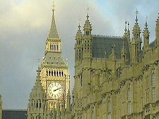 Христиане, мусульмане и иудеи собрались в Лондоне под стенами парламента в знак протеста против обсуждения в Палате Лордов нового закона относительно прав гомосексуалистов