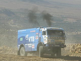 Стали известны некоторые подробности аварии, по причине которой из борьбы на ралли "Дакар-2007" выбыл пятикратный победитель этой гонки - экипаж Владимира Чагина