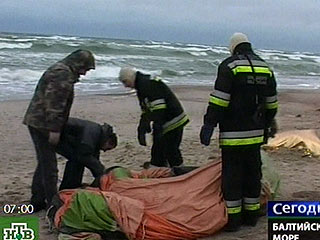 В Литве в районе Клайпеды на морском пляже обнаружено тело человека, предположительно принадлежащее члену экипажа российского рыболовного судна, затонувшего в Балтийском море месяц назад