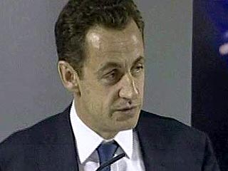 Правоцентристский французский "Союз за народное движение" официально выдвинул в воскресенье министра внутренних дел Николя Саркози кандидатом в президенты