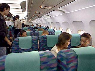 Массовая драка с участием 20 человек произошла в самолете авиакомпании "Трансайро", летевшем рейсом Екатеринбург - Бангкок