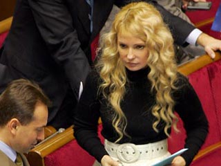 "Коммерсант": Тимошенко, поддержав коалицию, провоцирует роспуск парламента