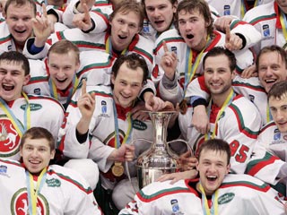 В воскресенье в Санкт-Петербурге казанский "Ак Барс" в финале Кубка европейских чемпионов по хоккею со счетом 6:0 разгромил финский ХПК, завоевав титул сильнейшей команды континента