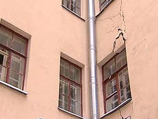 Матвиенко устроит "публичную порку" строителям за трещины на доме, в котором жил Бродский