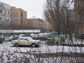 В Москве, где первые две недели января стали самыми теплыми за последние 130 лет климатических наблюдений, в субботу пошел снег