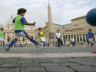 Ватиканских футболистов за ругательство сразу будут удалять с поля
