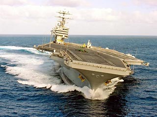 Ожидается, что в конце февраля американский авианосец USS John C. Stennis и группа сопровождающих кораблей соединятся с первой авианосной группой кораблей ВМС США, которая уже находится в регионе