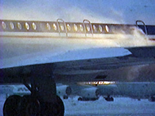 Пилот посадил Ту-154 с горящим двигателем, полными баками и на крутом вираже