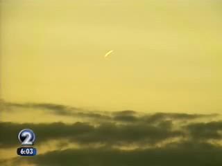 Жители Гонолулу (Гавайи) стали свидетелями полета НЛО. В пятницу вечером, 26 января, около 18:20 небо над бухтой Кевало и пляжем Ала Маона озарили светящиеся кольца