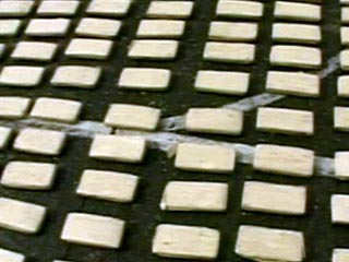 На открытии кокаиновой фабрики президент Боливии потребовал сократить его потребление в США