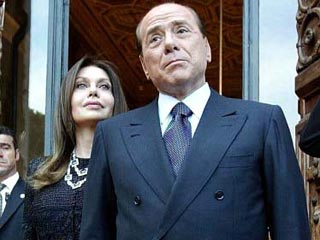 Берлускони публично извинился перед женой за флирт с депутатом парламента