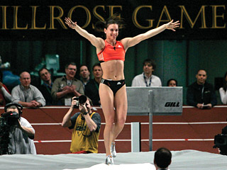 Исинбаева победила на престижном турнире в Нью-Йорке
