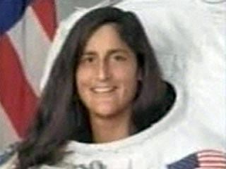 Американка Сунита Уильямс побила рекорд пребывания в открытом космосе среди женщин. Экипаж МКС в ночь на понедельник в очередной раз выходил в открытый космос, инженер экипажа Суннита Уильямс и Майкл Лопес-Алегриа провели за бортом более семи часов