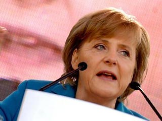 Как пишет британская газета, появление на лидирующих позициях в политике канцлера Германии Ангелы Меркель знаменует результат продолжавшегося несколько десятилетий послевоенного процесса выдвижения женщин
