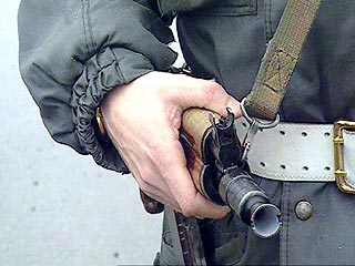 В Москве сотрудники милиции при задержании пьяного дебошира вынуждены были открыть стрельбу из автомата