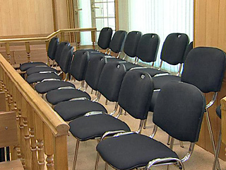 Мособлсуд отобрал новую коллегию присяжных по делу о покушении на главу РАО "ЕЭС России" Анатолия Чубайса. Отобрано 12 основных и двое запасных присяжных заседателей