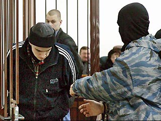 В Калининградском областном суде вынесен приговор бывшему военнослужащему специальных частей ВМФ России (подводные диверсанты) 28-летнему Артему Собковичу, который обвинялся в убийстве 12 человек