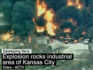 На химическом заводе Chemcentral Corporation, расположенном в американском городе Канзас-Сити (штат Миссури), в среду прогремел взрыв