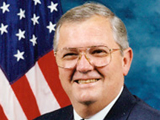 Американский конгрессмен Чарльз Норвуд покидает Вашингтон и отправляется на родину в Джорджию