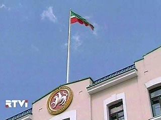 Власти Татарстана надеются на принятие в пятницу в Госдуме договора о разграничении полномочий федерального центра и республики, поскольку документ будет способствовать "укреплению целостности страны"