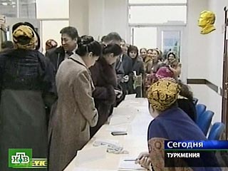 В 8:00 по местному времени (6:00 мск) в воскресенье в Туркмении открылись 1625 избирательных участка и начались выборы президента страны