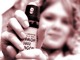 В школе &#8470;61 города Алма-Аты неизвестным газом отравились 25 детей.