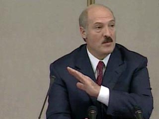 "Теперь, коли российский президент упомянул о переходе к рыночным отношениям, мы взамен попросим Россию платить нам в твердой валюте за услуги, которые раньше Москва получала бесплатно", - заявлял ранее Лукашенко в интервью агентству Reuters