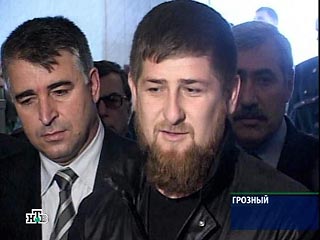 Расследование убийства журналистки Анны Политковской, занимавшейся проблемами нарушения прав человека в Чечне, привело сыщиков в окружение Рамзана Кадырова