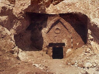 В Иерусалиме еще в 1980 году в древних урнах были найдены останки людей. Ученые, исследовавшие ДНК останков и надписи на урнах, не исключают, что в двух урнах погребены люди по имени Иисус и Мария Магдалина, в третьей &#8211; их возможный сын Иуда