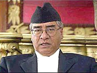 Короля Непала лишили собственности. Его хотят привлечь за "узурпацию власти"